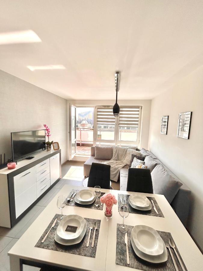 Downtown Apartments Family&Friends Rzeszów Extérieur photo